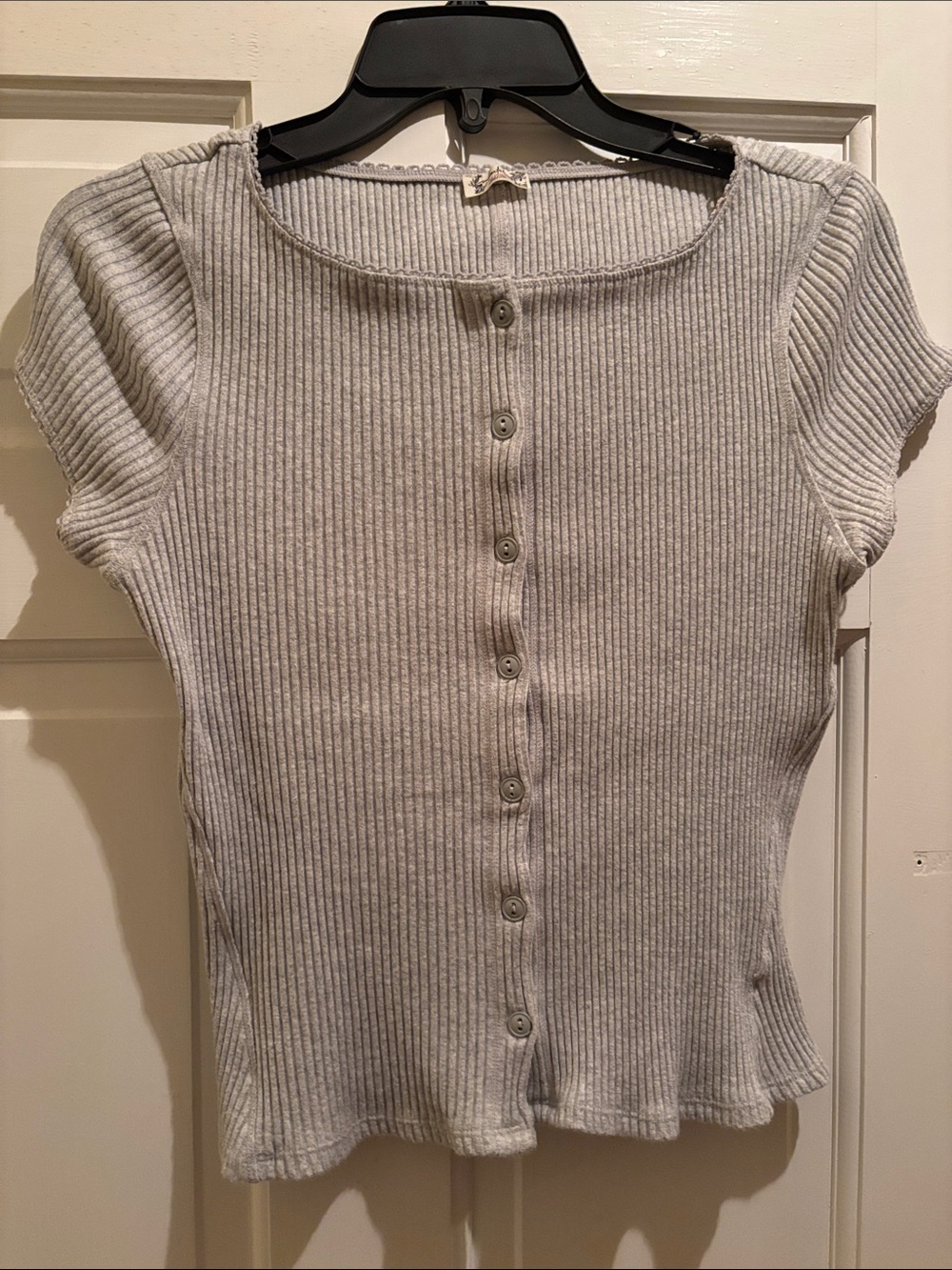 We The Free Ribbed Button-Front Top in Light Gray. It’s a large but fits M and S